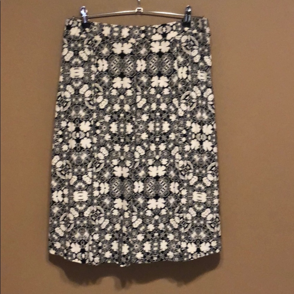 Floral black and white Lula Roe skirt